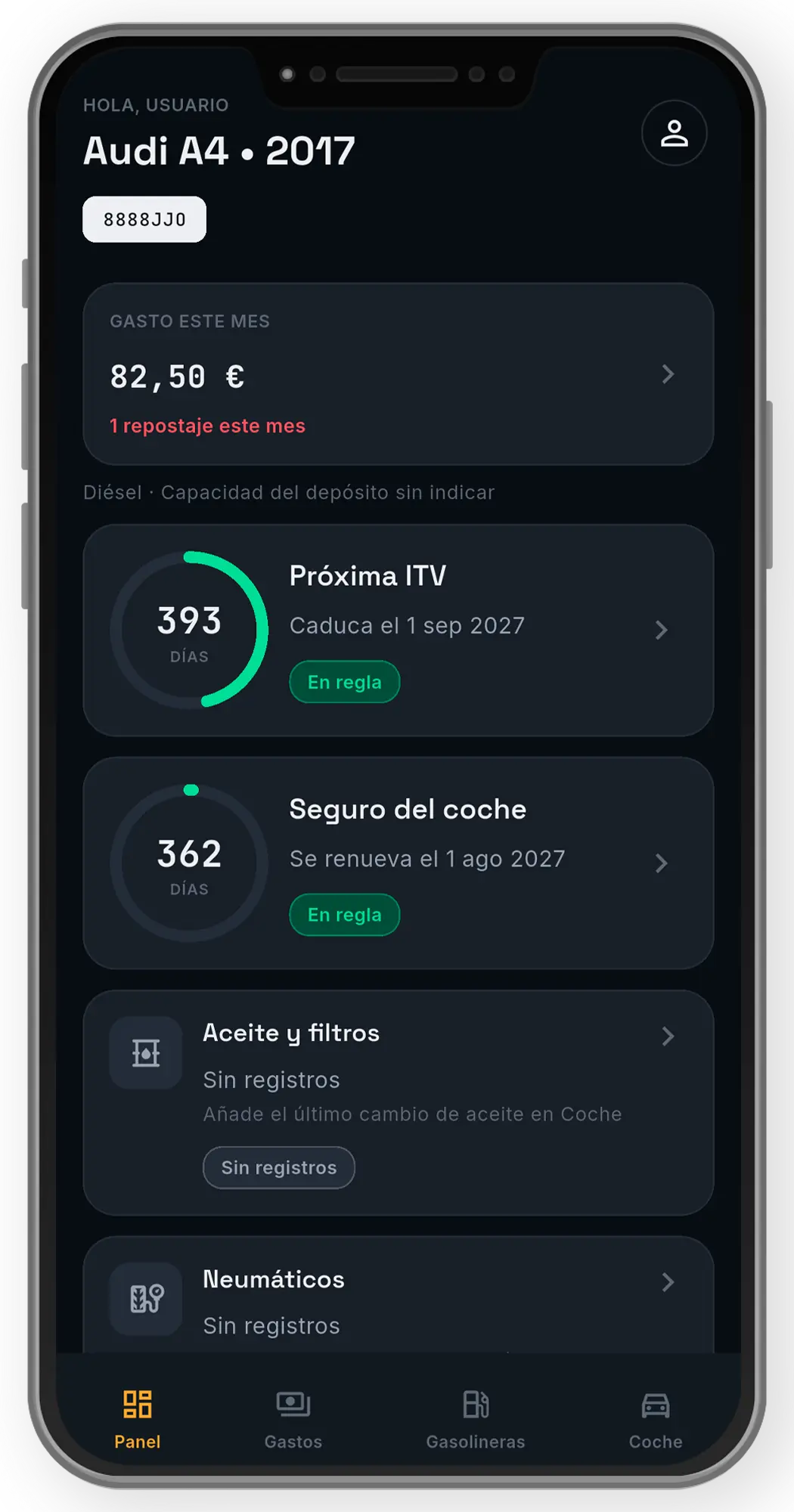 Panel principal con resumen de gastos mensuales, consumo de combustible y avisos de mantenimiento